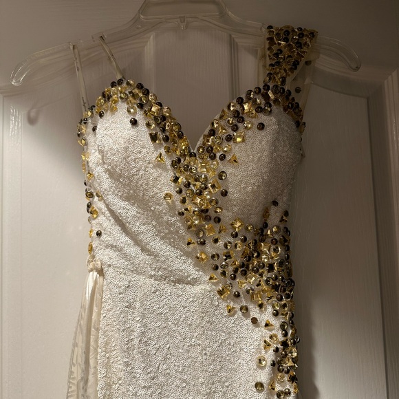 ‼️LAST DAY TO BUY: 1/31/2025‼️ 💛FUN FASHION💛 - Picture 12 of 15